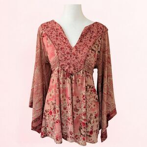 Express Women's Cream and Pink Blouse